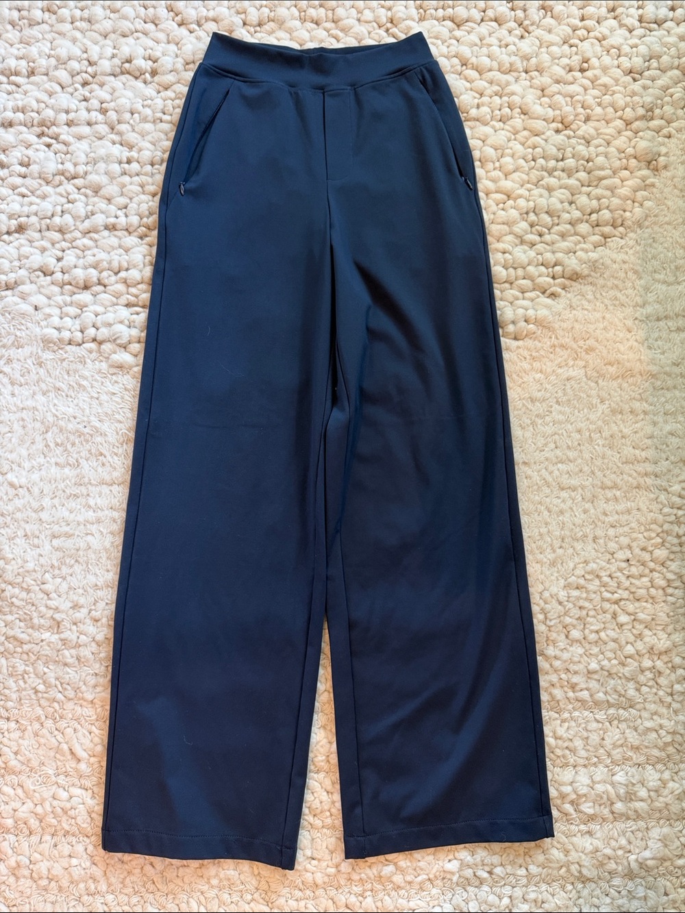 Wide-Leg High-Rise Pants in Navy